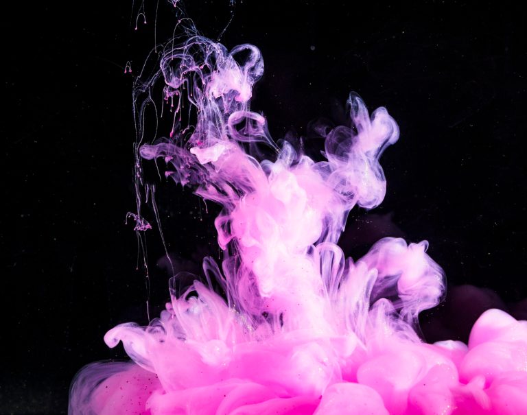 Lot fumigènes multicolores : découvrez l’assortiment de 6 fumigènes à main pour vos événements avec styletu